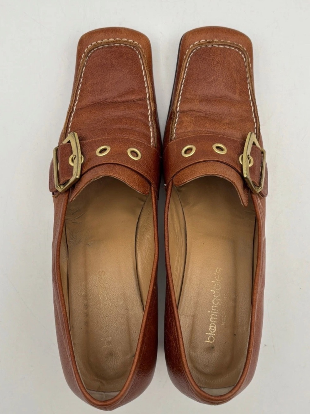 Bloomingdale's Tan Leather Buckle Slip-On leather heels. Vintage. Y2K